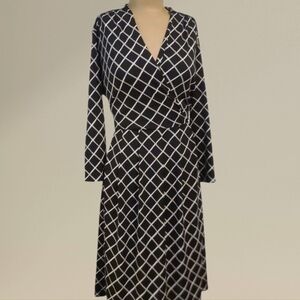 Elegant Black and White Geometric Wrap Dress